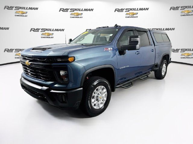 Used 2025 Chevrolet Silverado 2500 LT w/ All Star Edition AWD/4WD image 3