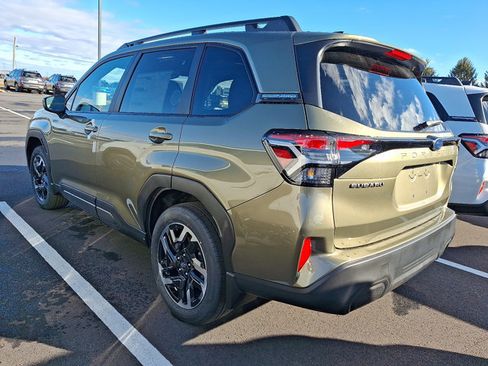 New 2025 Subaru Forester Premium image 3