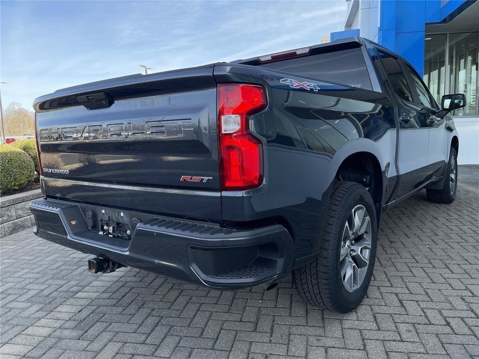 Used 2022 Chevrolet Silverado 1500 RST w/ LPO, Blackout Package AWD/4WD image 5