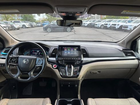 Used 2023 Honda Odyssey Elite image 11