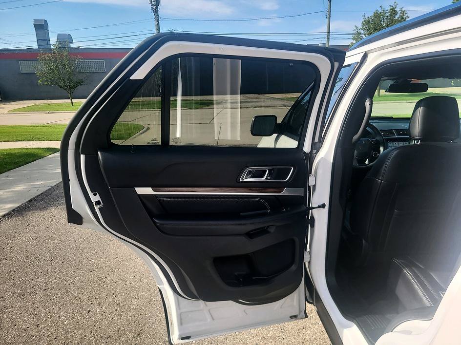 Used 2019 Ford Explorer Limited w/ Equipment Group 301A AWD/4WD image 31