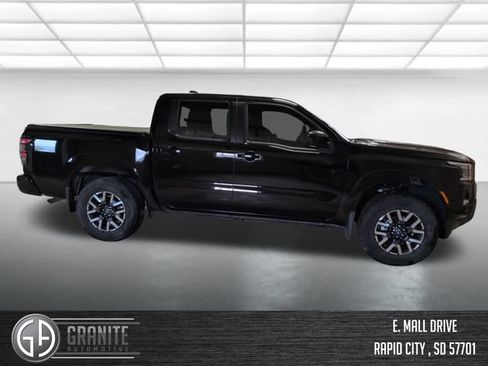 Used 2024 Nissan Frontier SL w/ Technology Package AWD/4WD image 7