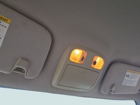 Used 2010 Ford Fusion SE image 24