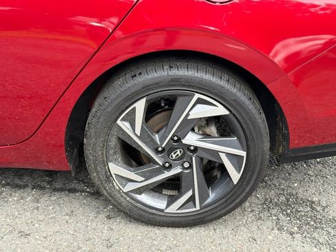 Certified 2025 Hyundai Elantra SEL FWD image 6