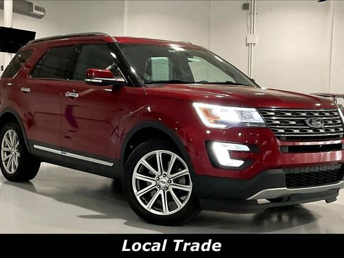 Used 2017 Ford Explorer Limited image 2