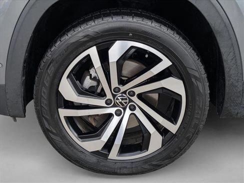 Used 2020 Volkswagen Atlas Cross Sport SEL Premium image 25