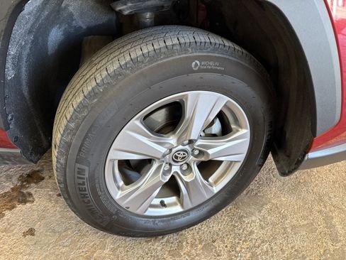 Used 2023 Toyota RAV4 XLE w/ Convenience Package image 12