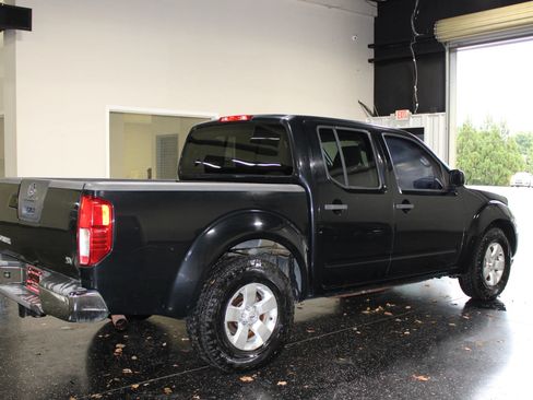 Used 2012 Nissan Frontier SV RWD image 3