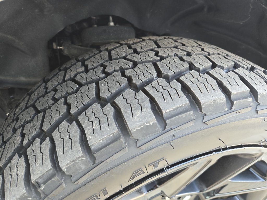 Used 2021 RAM 1500 Laramie AWD/4WD image 11