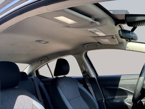 Used 2023 Nissan Versa SV image 17