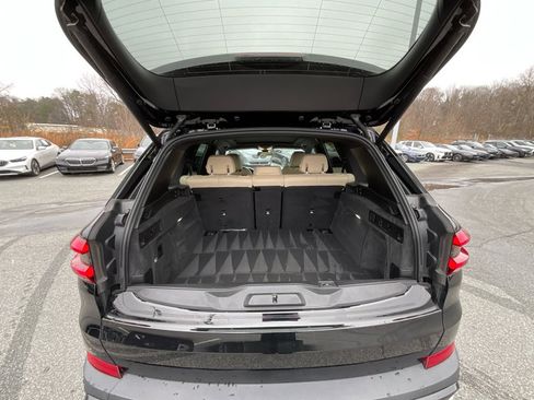 Used 2022 BMW X5 xDrive40i w/ Parking Assistance Package image 15