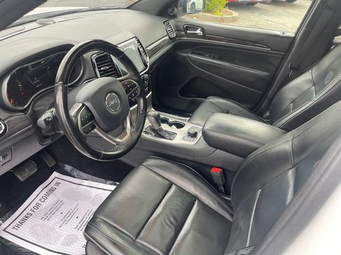 Used 2020 Jeep Grand Cherokee Overland AWD/4WD image 11