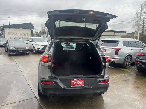 Used 2014 Jeep Cherokee Latitude image 16