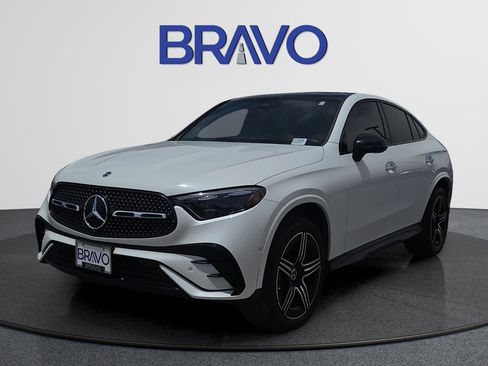 Used 2024 Mercedes-Benz GLC 300 4MATIC image 1