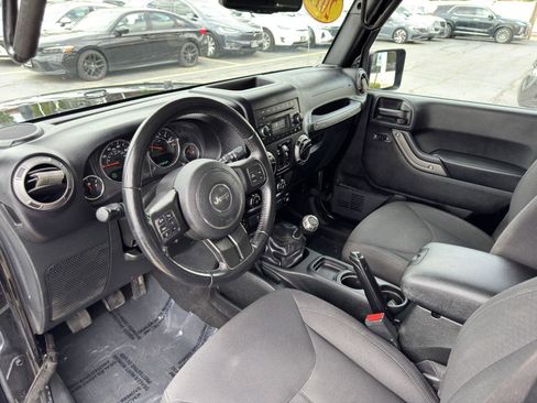 Used 2017 Jeep Wrangler Unlimited Sport w/ Quick Order Package 23S AWD/4WD image 19