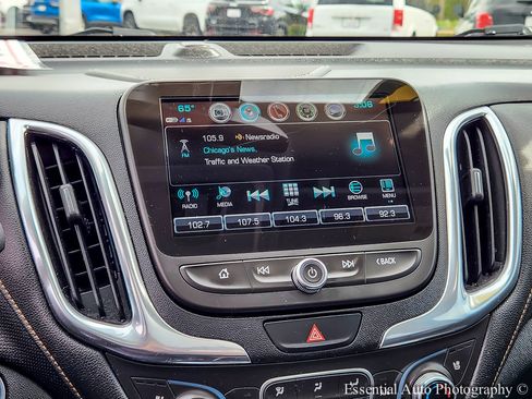 Used 2018 Chevrolet Equinox Premier FWD image 22