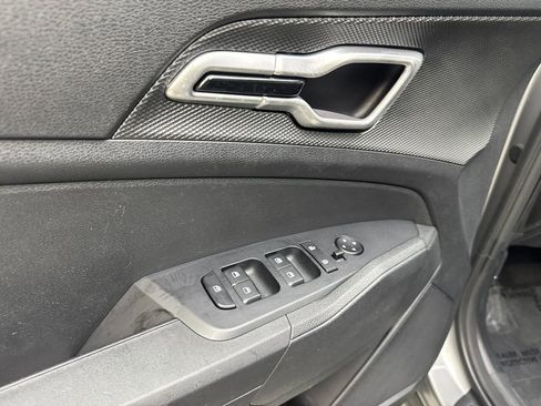 Used 2025 Kia Sportage LX FWD image 32