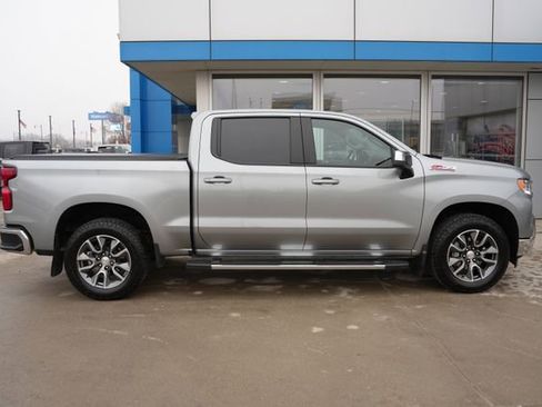 Used 2025 Chevrolet Silverado 1500 LT image 32