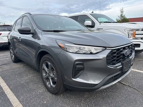 Used 2025 Ford Escape ST-Line w/ Tech Pack #1 FWD image 1