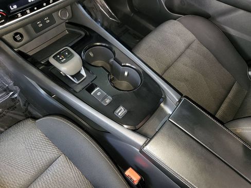 Used 2025 Nissan Rogue SV FWD image 22