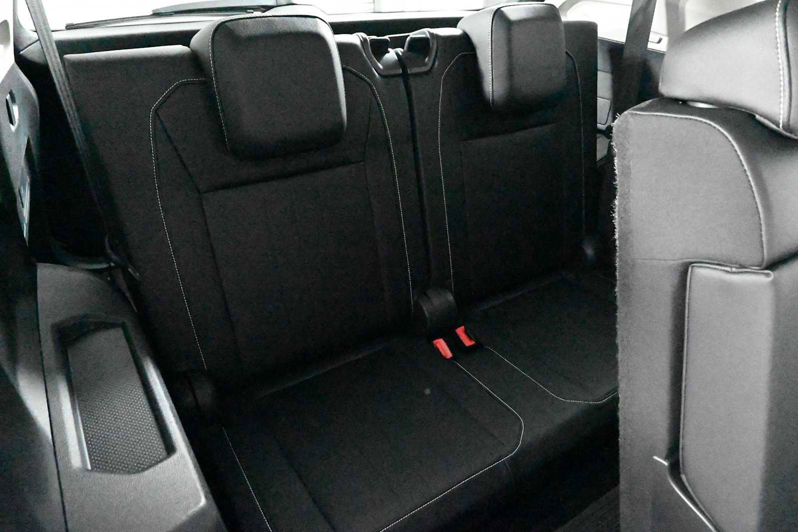Certified 2022 Volkswagen Tiguan SE FWD image 11