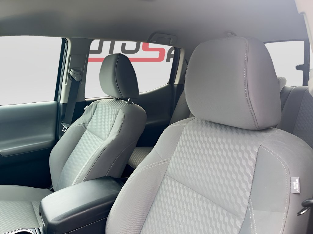 Used 2022 Toyota Tacoma SR AWD/4WD image 19