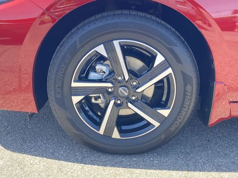 New 2025 Nissan Sentra SV image 9