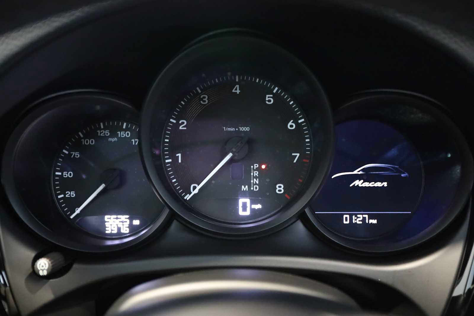 Used 2025 Porsche Macan AWD/4WD image 28