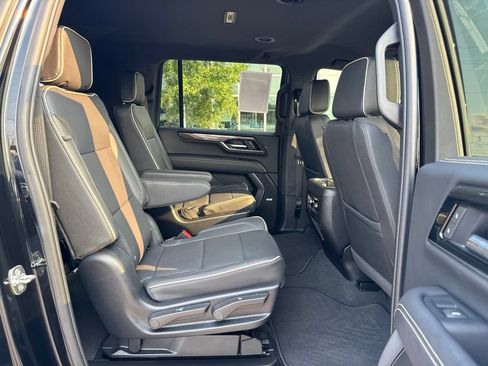 Used 2025 GMC Yukon XL Elevation RWD image 22