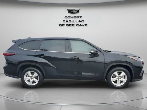 Used 2025 Toyota Highlander Limited image 11