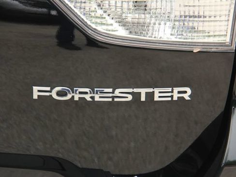 Used 2023 Subaru Forester Premium AWD/4WD image 10