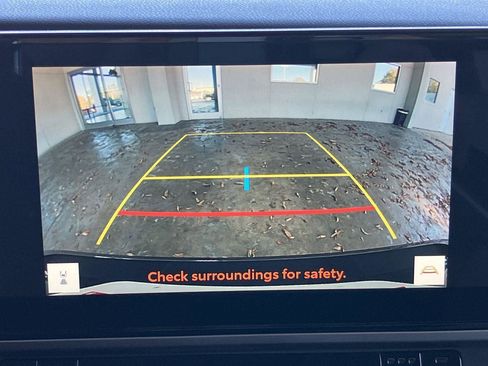 Used 2025 Toyota Camry XLE image 11