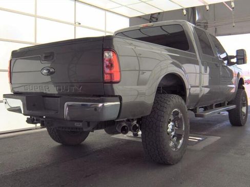 Used 2016 Ford F250 XLT w/ XLT Premium Package AWD/4WD image 3