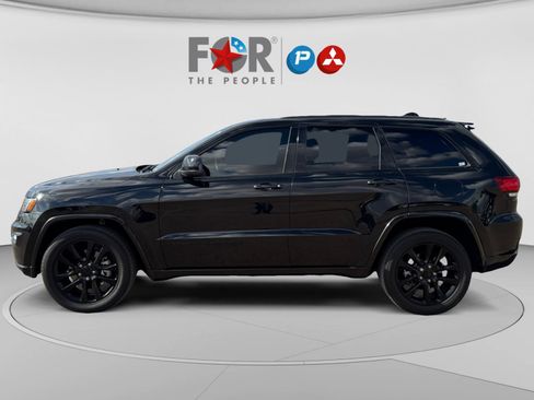 Used 2021 Jeep Grand Cherokee Laredo X RWD image 2