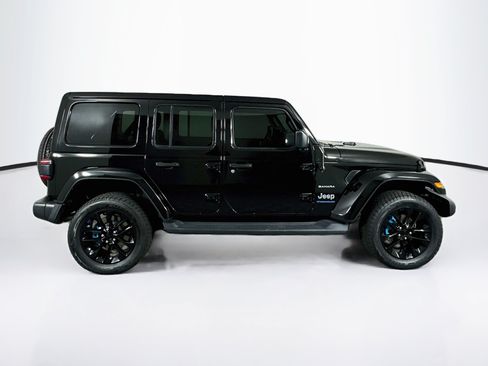 Used 2023 Jeep Wrangler Unlimited Sahara w/ Cold Weather Group AWD/4WD image 10
