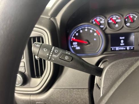 Used 2022 Chevrolet Silverado 1500 Custom AWD/4WD image 9