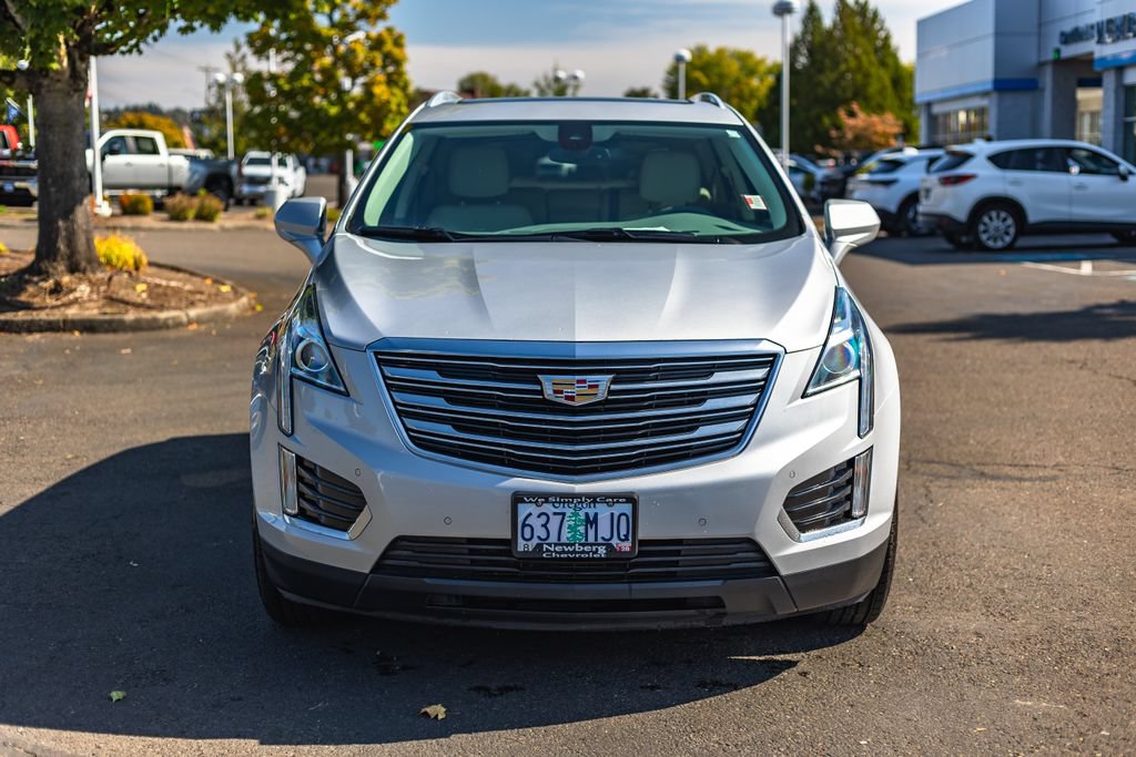 Used 2017 Cadillac XT5 Luxury w/ Driver Awareness Package AWD/4WD image 5