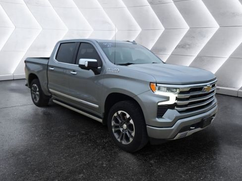 Used 2023 Chevrolet Silverado 1500 High Country w/ Technology Package image 2