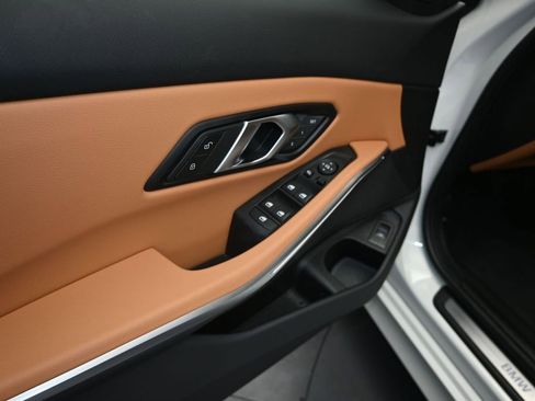 Certified 2025 BMW 330i Sedan RWD image 11