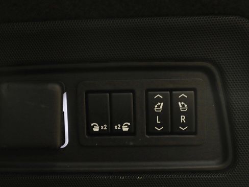 Used 2023 Cadillac Escalade ESV Sport Platinum w/ LPO, ONYX Package image 11