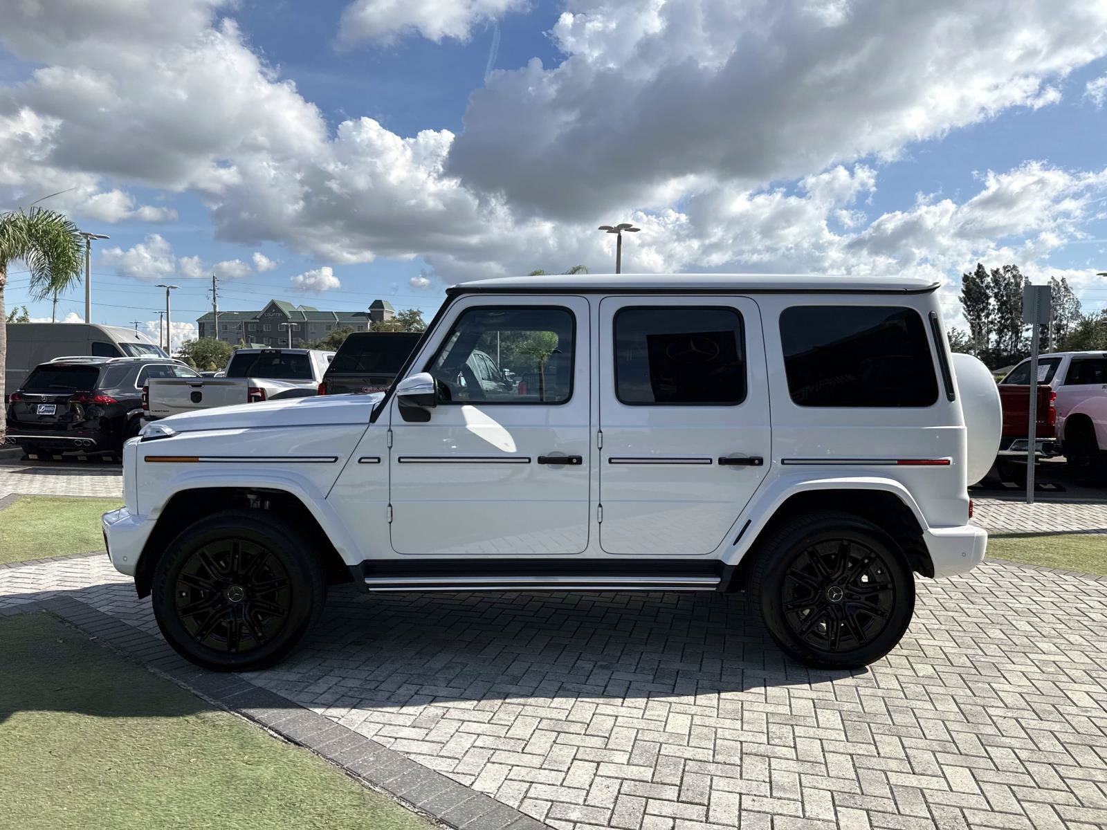 New 2027 Mercedes-Benz G 580 e image 3