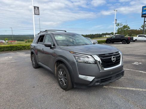 Used 2025 Nissan Pathfinder SV FWD image 7