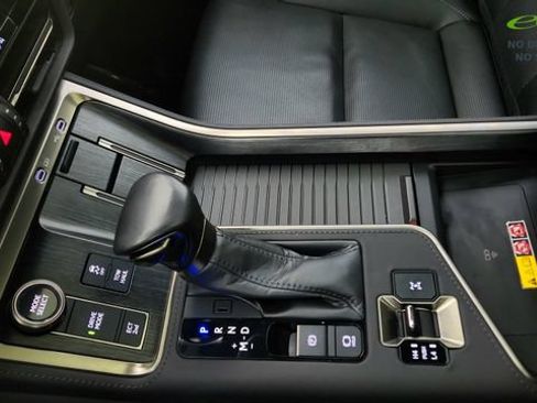 Used 2024 Lexus GX 550 w/ Accessory Package (31) AWD/4WD image 52