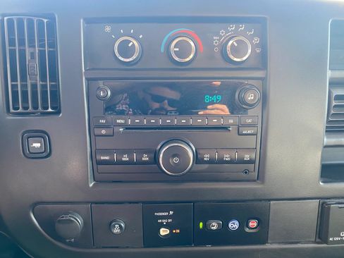 Used 2017 Chevrolet Express 3500 LS RWD image 13