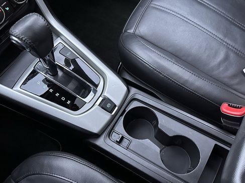 Used 2015 Chevrolet Captiva Sport LTZ image 30