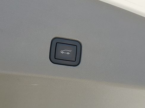 Used 2024 Cadillac XT6 Premium Luxury FWD image 11