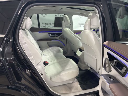 Used 2023 Mercedes-Benz EQS 580 4MATIC SUV image 26