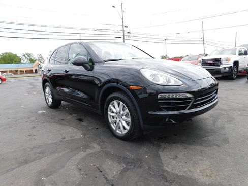Used 2013 Porsche Cayenne Diesel AWD/4WD image 2