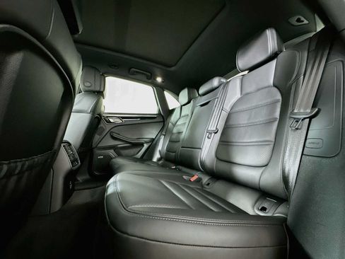 Certified 2026 Porsche Macan AWD/4WD image 23