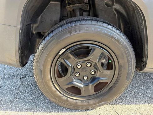 Used 2017 Jeep Renegade Sport w/ Power & Air Group image 24